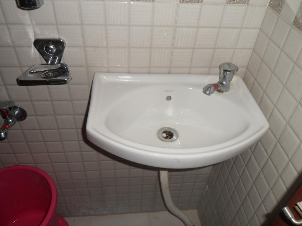 Hotel Madhusudan Dwārka Bagian luar foto